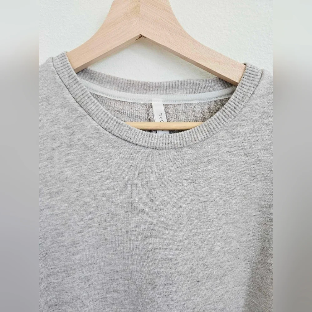 Babaton Gray Cream Crewneck Sweater‎ size Large